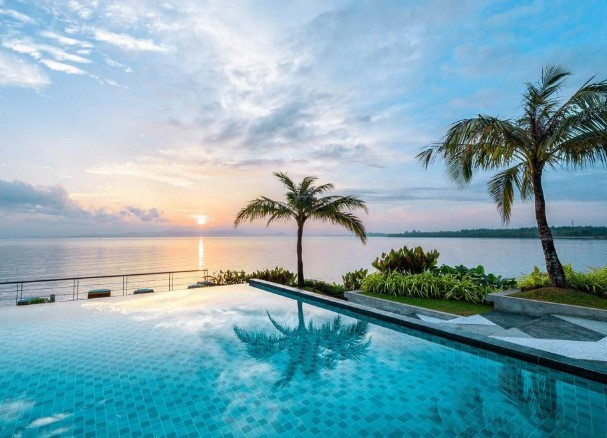 Luxury Kuching Hotel Cove 55 - Stunning Sea View