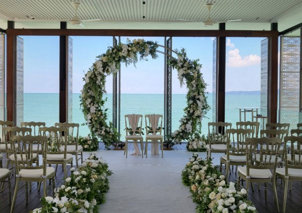 Cove 55 Wedding Luxury Package